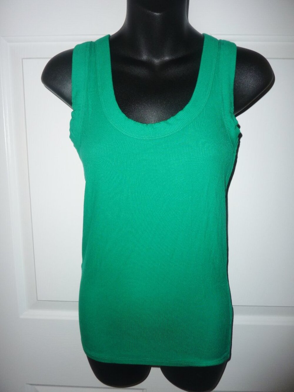 Brand New Zenana Emerald Green Ribbed Tank Shell Size Medium